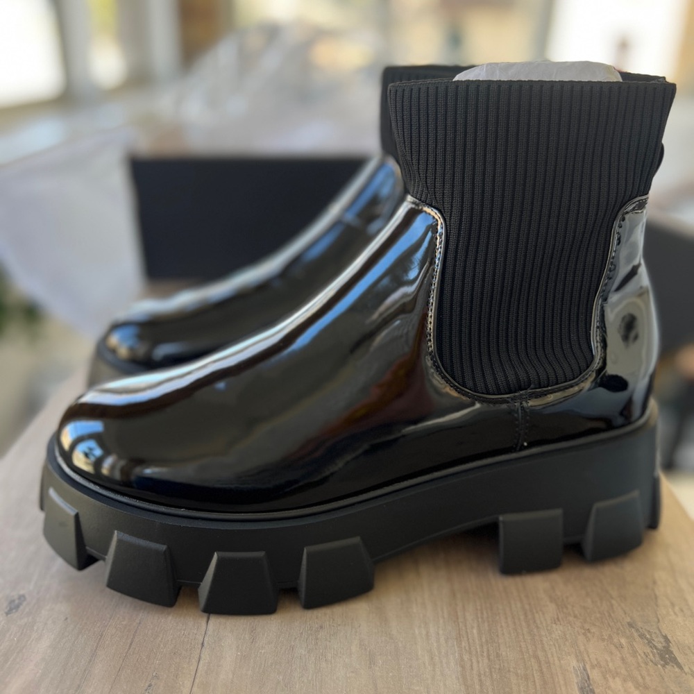 Shoe Dazzle Black Ankle Boots